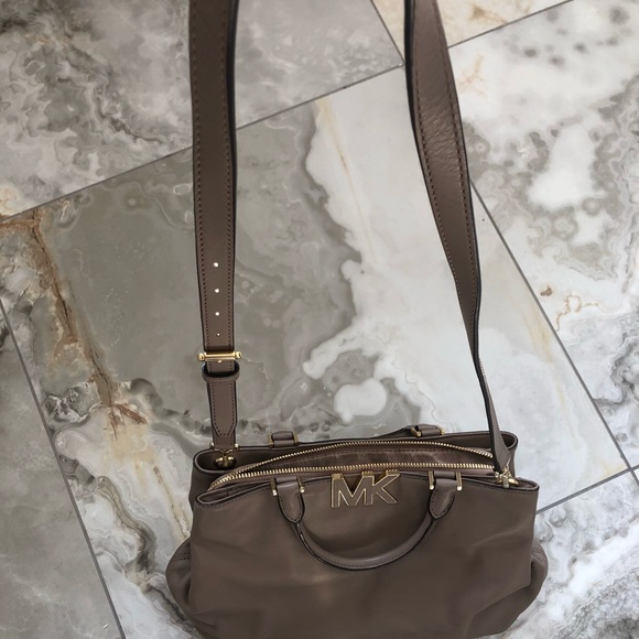Michael Kors Bag With Detachable Cross-body Strap - Picture 3 of 7
